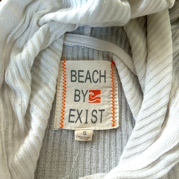 Woman’s Hilton Head Hoodie - Picture 2 of 5